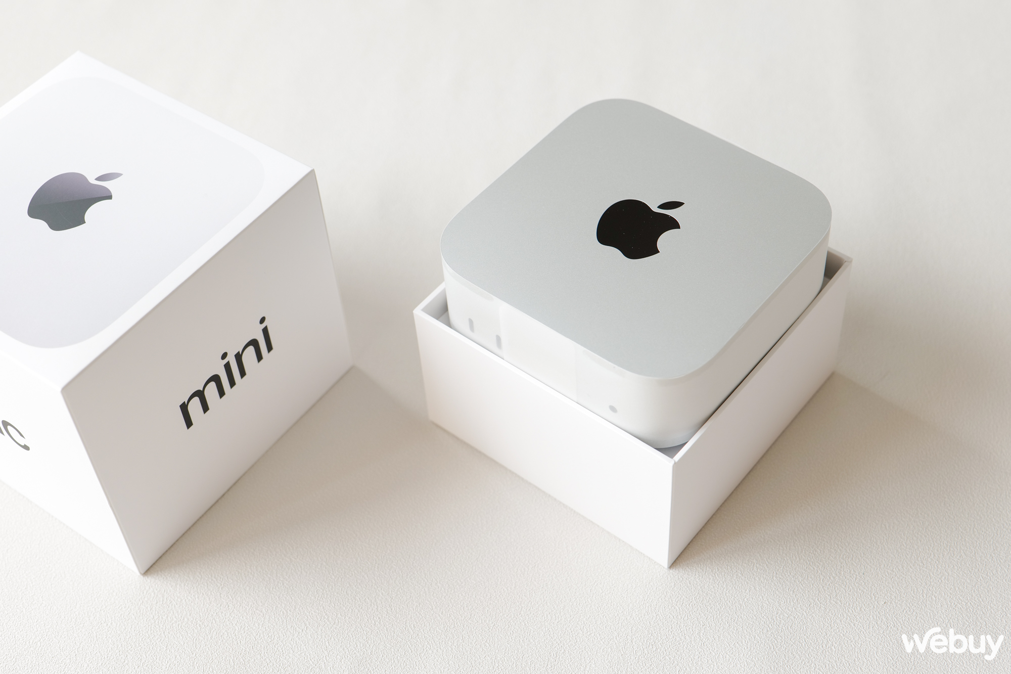 Mở hộp trải nghiệm nhanh Mac mini M4 Pro chính hãng: Quá nhỏ, quá nhẹ nhưng sức mạnh lại to lớn vô cùng- Ảnh 4. Mở hộp trải nghiệm nhanh Mac mini M4 Pro chính hãng: Quá nhỏ, quá nhẹ nhưng sức mạnh lại to lớn vô cùng- Ảnh 4.