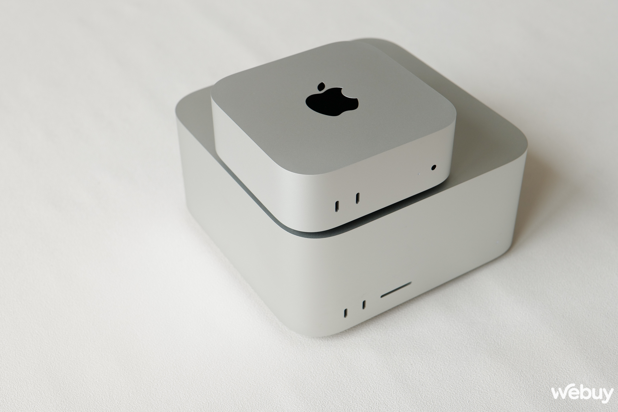 Mở hộp trải nghiệm nhanh Mac mini M4 Pro chính hãng: Quá nhỏ, quá nhẹ nhưng sức mạnh lại to lớn vô cùng- Ảnh 7. Mở hộp trải nghiệm nhanh Mac mini M4 Pro chính hãng: Quá nhỏ, quá nhẹ nhưng sức mạnh lại to lớn vô cùng- Ảnh 7.