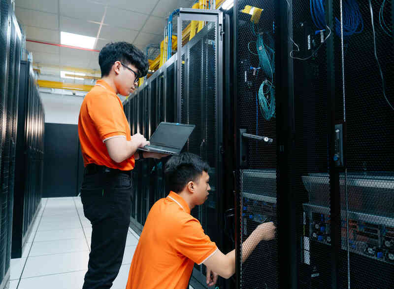Cận cảnh siêu chip NVIDIA tại nhà máy AI đầu tiên của FPT tại Việt Nam