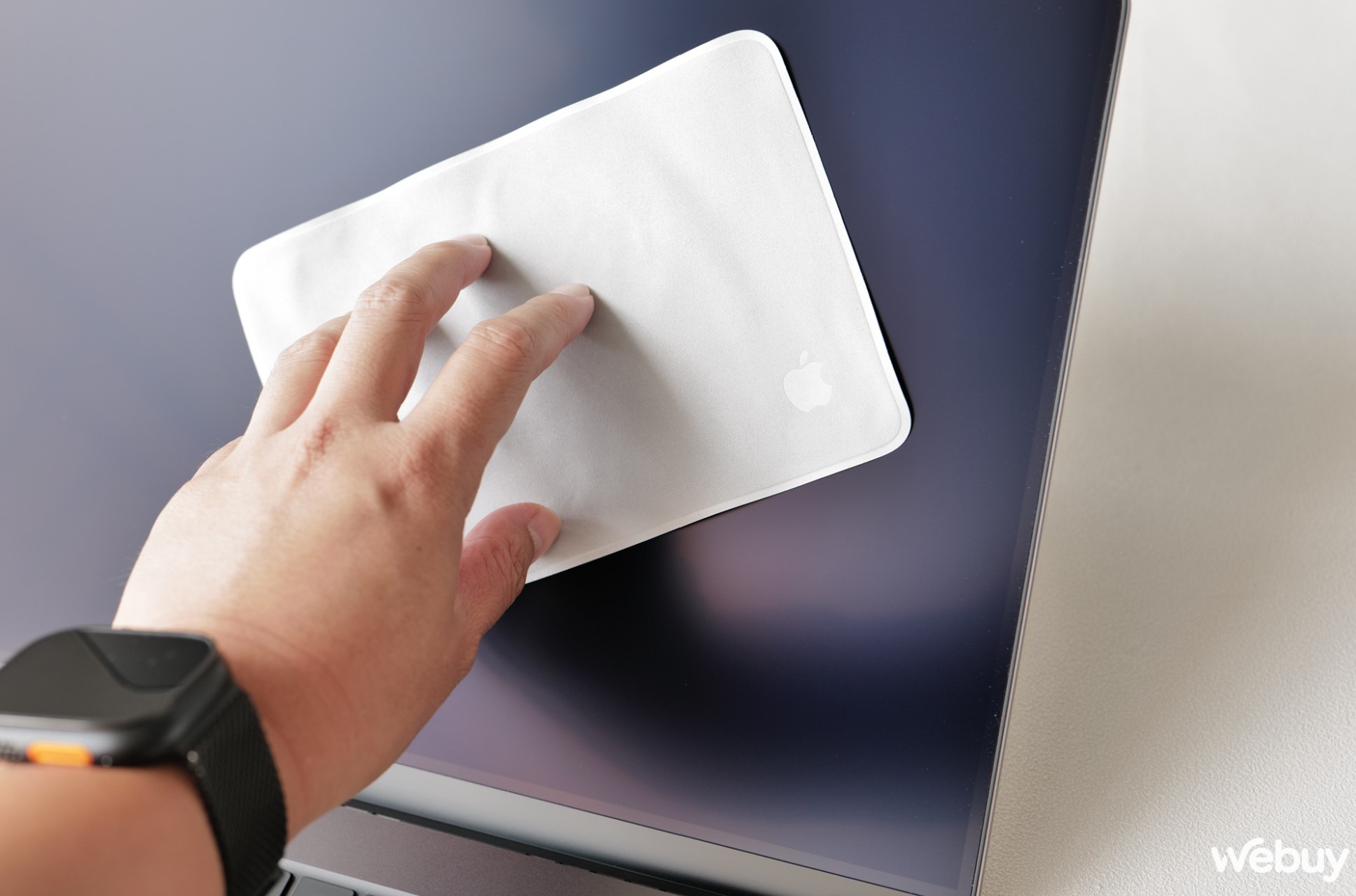 Không còn sticker quả Táo nhưng khách hàng mua MacBook Pro M4 bản Nano-texture lại được “món quà” này từ Apple- Ảnh 5. Không còn sticker quả Táo nhưng khách hàng mua MacBook Pro M4 bản Nano-texture lại được “món quà” này từ Apple- Ảnh 5.