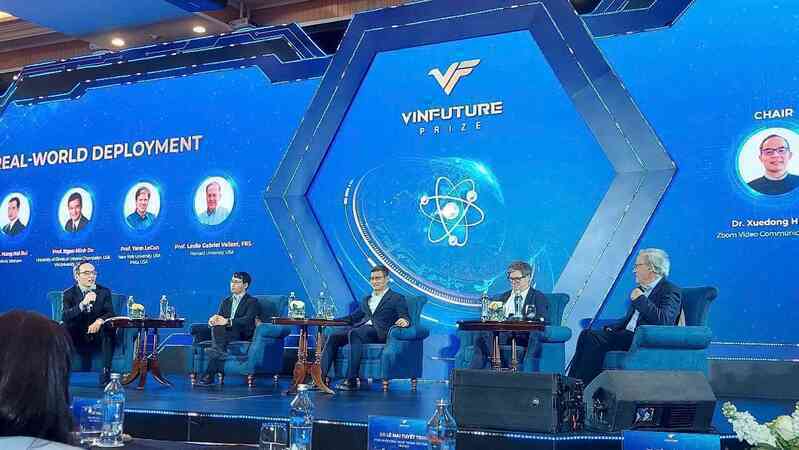 PGS. TS Lê Hoàng Sơn chỉ ra 3 thách thức cần giải quyết trong phát triển công nghệ AI tại Việt Nam trong tuần lễ VinFuture 2024- Ảnh 3. PGS. TS Lê Hoàng Sơn chỉ ra 3 thách thức cần giải quyết trong phát triển công nghệ AI tại Việt Nam trong tuần lễ VinFuture 2024- Ảnh 3.