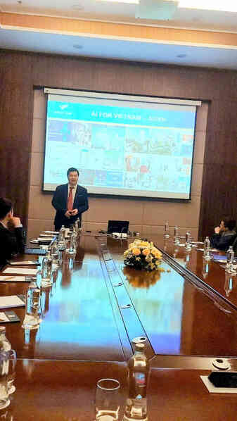 PGS. TS Lê Hoàng Sơn chỉ ra 3 thách thức cần giải quyết trong phát triển công nghệ AI tại Việt Nam trong tuần lễ VinFuture 2024- Ảnh 5. PGS. TS Lê Hoàng Sơn chỉ ra 3 thách thức cần giải quyết trong phát triển công nghệ AI tại Việt Nam trong tuần lễ VinFuture 2024- Ảnh 5.