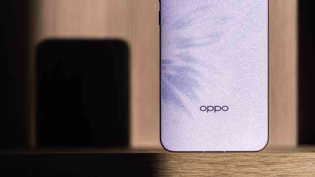 Trên tay OPPO Reno13 Pro sắp ra mắt tại Việt Nam: Thiết kế mới quá đẹp, chống nước IP69, camera chụp đẹp kèm pin 5.800mAh- Ảnh 12. Trên tay OPPO Reno13 Pro sắp ra mắt tại Việt Nam: Thiết kế mới quá đẹp, chống nước IP69, camera chụp đẹp kèm pin 5.800mAh- Ảnh 12.