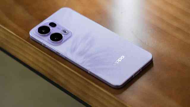 Trên tay OPPO Reno13 Pro sắp ra mắt tại Việt Nam: Thiết kế mới quá đẹp, chống nước IP69, camera chụp đẹp kèm pin 5.800mAh- Ảnh 4. Trên tay OPPO Reno13 Pro sắp ra mắt tại Việt Nam: Thiết kế mới quá đẹp, chống nước IP69, camera chụp đẹp kèm pin 5.800mAh- Ảnh 4.