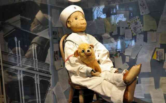 Bí ẩn về con búp bê kinh dị Robert the Doll