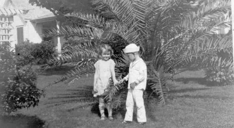 Bí ẩn về con búp bê kinh dị Robert the Doll- Ảnh 2. Bí ẩn về con búp bê kinh dị Robert the Doll- Ảnh 2.