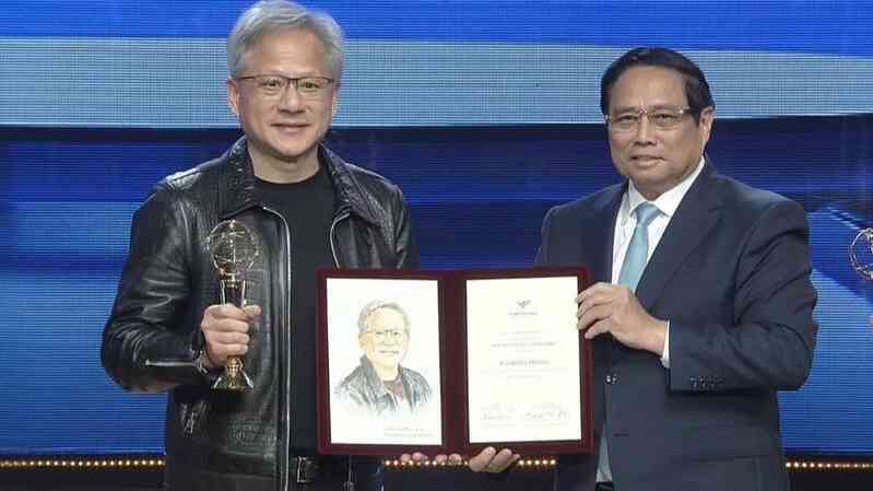 Tỷ phú Jensen Huang thắng giải thưởng 3 triệu USD ở Việt Nam: “Tôi đại diện cho các đồng nghiệp tại NVIDIA”
