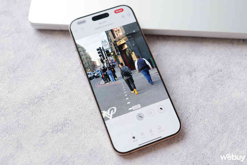 Tận dụng tính năng này trên iOS 18.1, tôi có thể tự tạo hình nền cực xịn trong một nốt nhạc- Ảnh 7. Tận dụng tính năng này trên iOS 18.1, tôi có thể tự tạo hình nền cực xịn trong một nốt nhạc- Ảnh 7.
