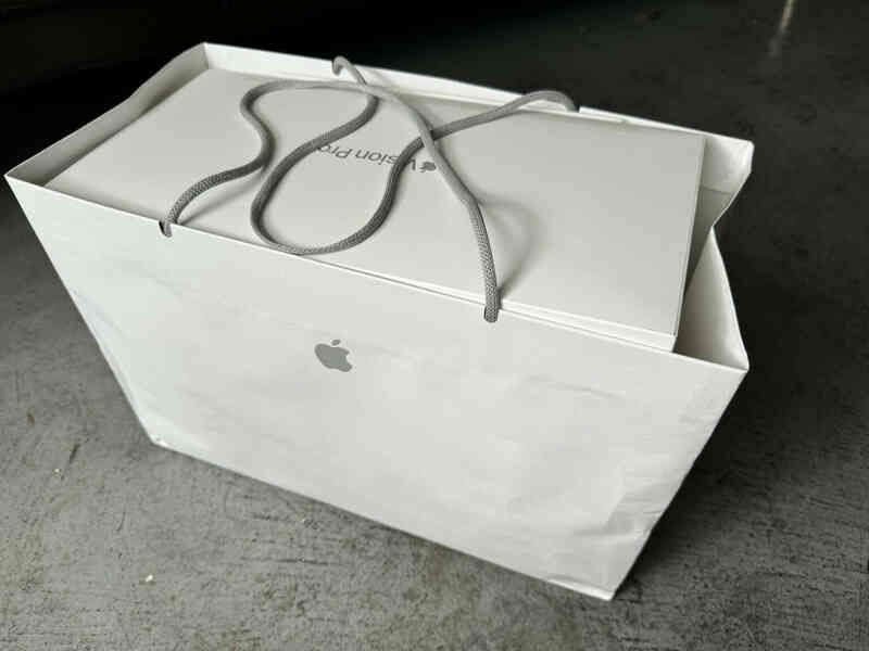 Apple Vision Pro tệ cỡ nào mà bị trả lại chỉ sau 2 giờ 