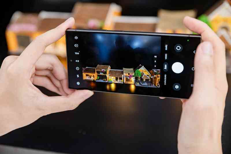 Năm mới “Phá cách tạo gu” cùng bộ sưu tập màu Titan độc quyền từ Galaxy S24 Series- Ảnh 3. Năm mới “Phá cách tạo gu” cùng bộ sưu tập màu Titan độc quyền từ Galaxy S24 Series- Ảnh 3.