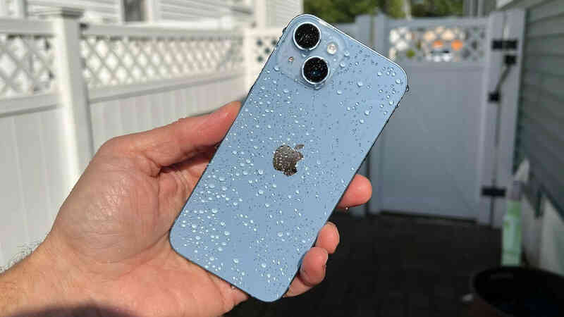 Apple khuyến cáo không dùng gạo, máy sấy hoặc bông gòn để làm khô iPhone