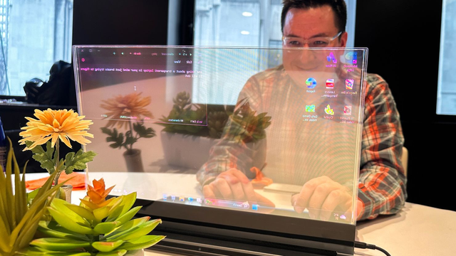 Cận cảnh laptop trang bị màn hình trong suốt của Lenovo: Công nghệ trong phim khoa học viễn tưởng, hay chỉ là sản phẩm được làm ra 'để cho vui'?- Ảnh 2. Cận cảnh laptop trang bị màn hình trong suốt của Lenovo: Công nghệ trong phim khoa học viễn tưởng, hay chỉ là sản phẩm được làm ra 'để cho vui'?- Ảnh 2.