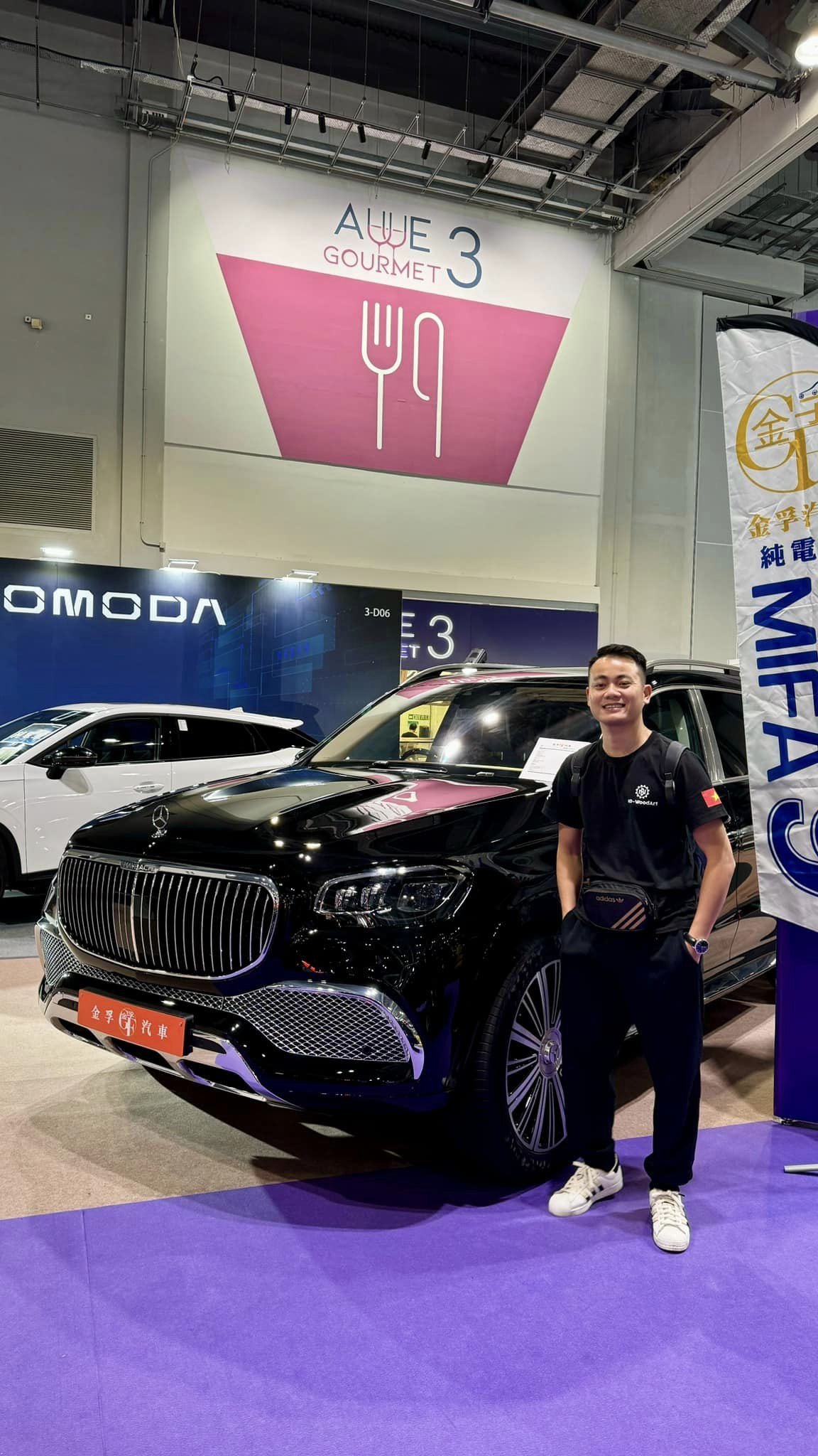 Ông bố Bắc Ninh mang xe gỗ đi triển lãm quốc tế: 'Lo lắng vì lần đầu tham dự, khán giả thán phục với tay nghề của người thợ Việt Nam'- Ảnh 12. Ông bố Bắc Ninh mang xe gỗ đi triển lãm quốc tế: 'Lo lắng vì lần đầu tham dự, khán giả thán phục với tay nghề của người thợ Việt Nam'- Ảnh 12.