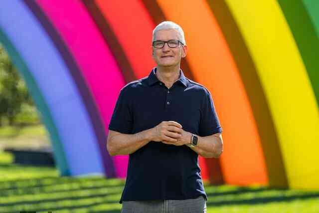 CEO Tim Cook tuyên bố: Apple sẽ “định nghĩa lại” AI tạo sinh trong năm nay