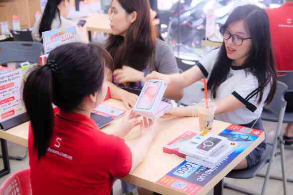 Loạt sản phẩm Apple giảm giá mạnh dịp Tết, iPhone 13 chỉ hơn 14 triệu- Ảnh 3. Loạt sản phẩm Apple giảm giá mạnh dịp Tết, iPhone 13 chỉ hơn 14 triệu- Ảnh 3.