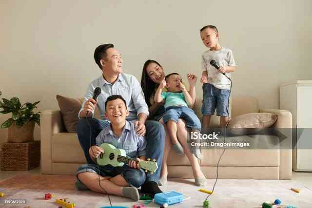 Tết hát karaoke quá 1 tiếng/ngày có thể khiến cả nhà bị tòe lông ốc tai, hiện chưa có thuốc chữa- Ảnh 9. Tết hát karaoke quá 1 tiếng/ngày có thể khiến cả nhà bị tòe lông ốc tai, hiện chưa có thuốc chữa- Ảnh 9.