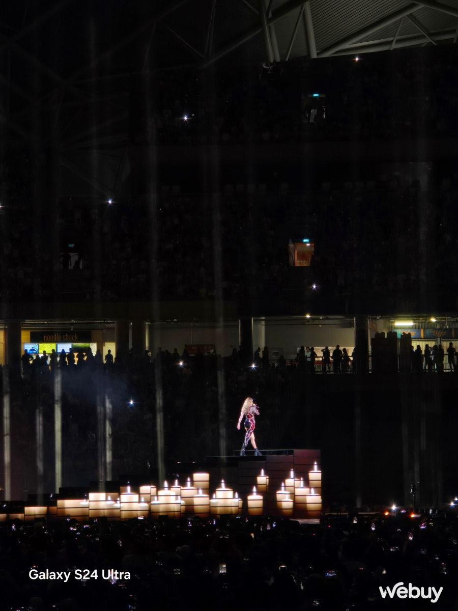 Không săn được vé VIP nhưng chiếc điện thoại fancam “quốc dân” vẫn giúp tôi đến gần Taylor Swift hơn bao giờ hết- Ảnh 6. Không săn được vé VIP nhưng chiếc điện thoại fancam “quốc dân” vẫn giúp tôi đến gần Taylor Swift hơn bao giờ hết- Ảnh 6.