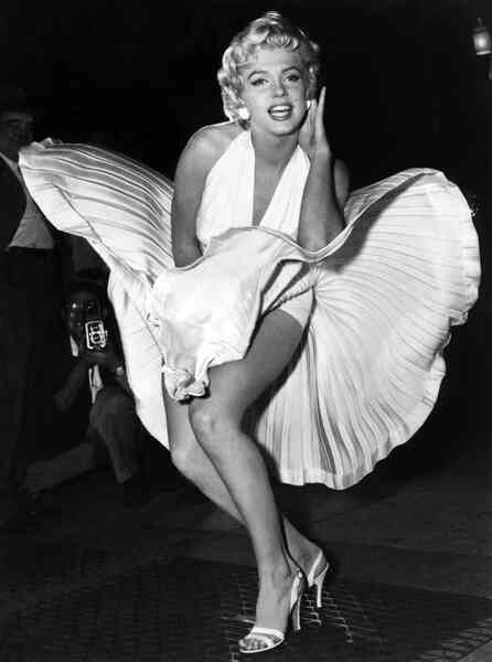 Marilyn Monroe “hồi sinh” tuyệt đẹp và sexy nhờ AI, nhưng vì sao lại dấy lên nhiều tranh cãi?- Ảnh 2. Marilyn Monroe “hồi sinh” tuyệt đẹp và sexy nhờ AI, nhưng vì sao lại dấy lên nhiều tranh cãi?- Ảnh 2.