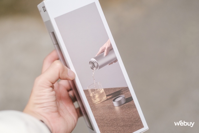 Trên tay bình giữ nhiệt Xiaomi giá chỉ hơn 600K: Dùng chất liệu siêu nhẹ và cao cấp giống iPhone 15 Pro Max, dung tích 480ml