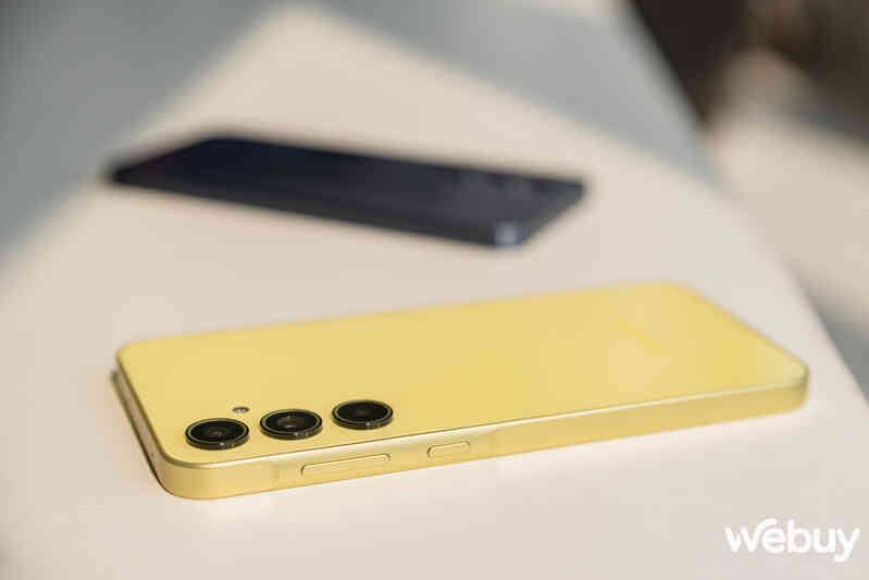 Cận cảnh Galaxy A35 5G và Galaxy A55 5G: Lựa chọn “an toàn” cho người dùng trẻ, giá từ 8.29 triệu đồng- Ảnh 29. Cận cảnh Galaxy A35 5G và Galaxy A55 5G: Lựa chọn “an toàn” cho người dùng trẻ, giá từ 8.29 triệu đồng- Ảnh 29.