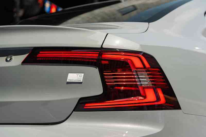 Chi tiết Volvo S90 Recharge vừa ra mắt: Giá 2,89 tỷ đồng, sedan hạng sang cỡ trung rộng và mạnh nhất Việt Nam- Ảnh 12. Chi tiết Volvo S90 Recharge vừa ra mắt: Giá 2,89 tỷ đồng, sedan hạng sang cỡ trung rộng và mạnh nhất Việt Nam- Ảnh 12.