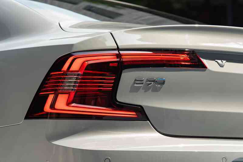 Chi tiết Volvo S90 Recharge vừa ra mắt: Giá 2,89 tỷ đồng, sedan hạng sang cỡ trung rộng và mạnh nhất Việt Nam- Ảnh 16. img
