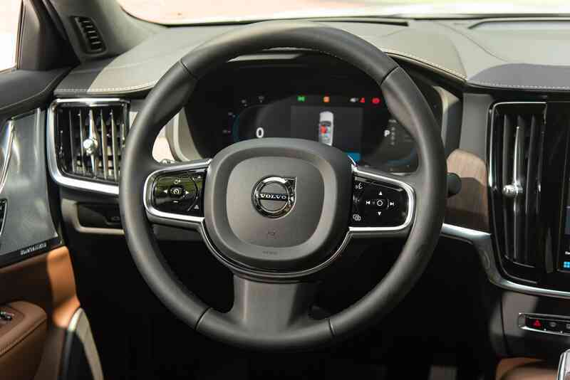 Chi tiết Volvo S90 Recharge vừa ra mắt: Giá 2,89 tỷ đồng, sedan hạng sang cỡ trung rộng và mạnh nhất Việt Nam- Ảnh 17. img
