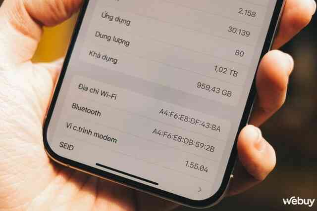 iPhone 15 Pro Max "max option" tràn về Việt Nam: Giá rẻ giật mình, nhưng cần lưu tâm những điều sau- Ảnh 2.