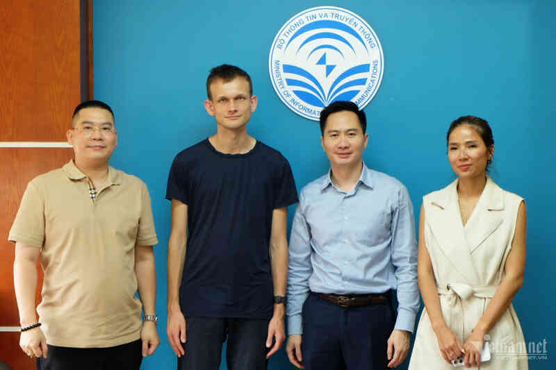 Cục Công nghiệp CNTT & Truyền thông tiếp tỷ phú công nghệ Vitalik Buterin