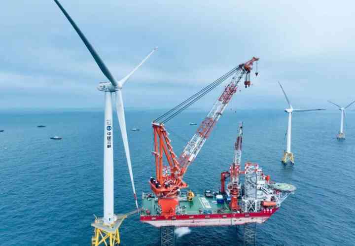 Trang trại điện gió ngoài khơi lớn nhất thế giới ở Trung Quốc- Ảnh 4. Trang trại điện gió ngoài khơi lớn nhất thế giới ở Trung Quốc- Ảnh 4.
