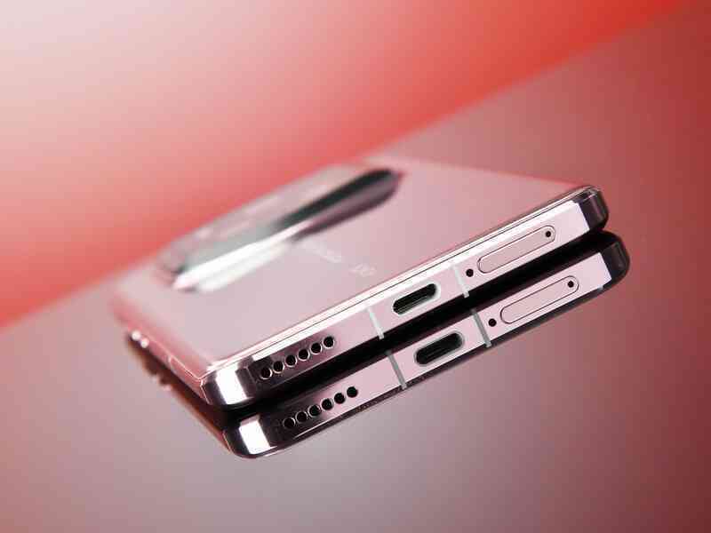 Cận cảnh điện thoại Porsche, giá chỉ... ngang iPhone 15 Pro Max- Ảnh 14. Cận cảnh điện thoại Porsche, giá chỉ... ngang iPhone 15 Pro Max- Ảnh 14.