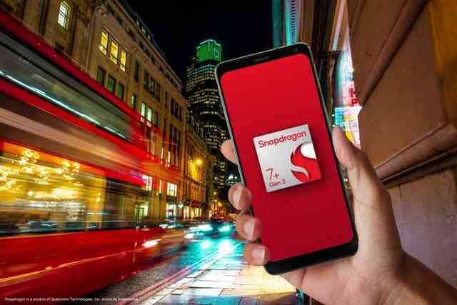 Ra mắt Snapdragon 7+ Gen 3: Hiệu năng ngang ngửa chip "đầu 8", hỗ trợ AI mạnh mẽ- Ảnh 2. Ra mắt Snapdragon 7+ Gen 3: Hiệu năng ngang ngửa chip "đầu 8", hỗ trợ AI mạnh mẽ- Ảnh 2.