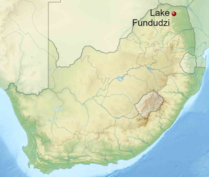 Bí ẩn về những truyền thuyết xung quanh hồ Fundudzi của Nam Phi!- Ảnh 2.