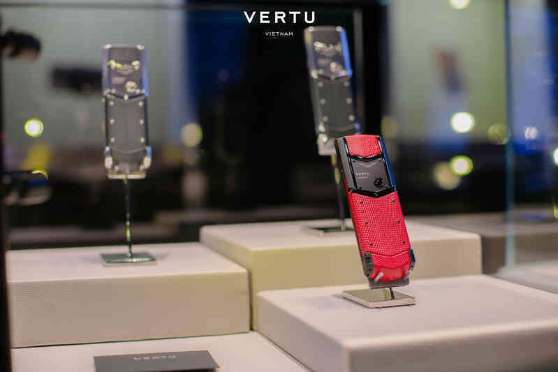 Giới thượng lưu Việt Nam dần chuyển sang điện thoại Vertu 4G/5G