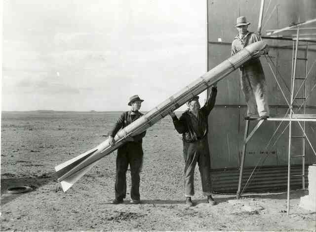 Robert Goddard: Cha đẻ của ngành tên lửa hiện đại, tin rằng mây là chủng tộc người ngoài hành tinh ký sinh đang gây rắc rối cho nhân loại- Ảnh 4. Robert Goddard: Cha đẻ của ngành tên lửa hiện đại, tin rằng mây là chủng tộc người ngoài hành tinh ký sinh đang gây rắc rối cho nhân loại- Ảnh 4.