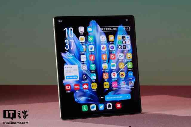 Cận cảnh smartphone màn hình gập mỏng nhẹ nhất thế giới: Nhẹ hơn cả iPhone 15 Pro Max, mỏng chỉ 4.65mm, mà pin vẫn tận 5.500mAh- Ảnh 15. Cận cảnh smartphone màn hình gập mỏng nhẹ nhất thế giới: Nhẹ hơn cả iPhone 15 Pro Max, mỏng chỉ 4.65mm, mà pin vẫn tận 5.500mAh- Ảnh 15.
