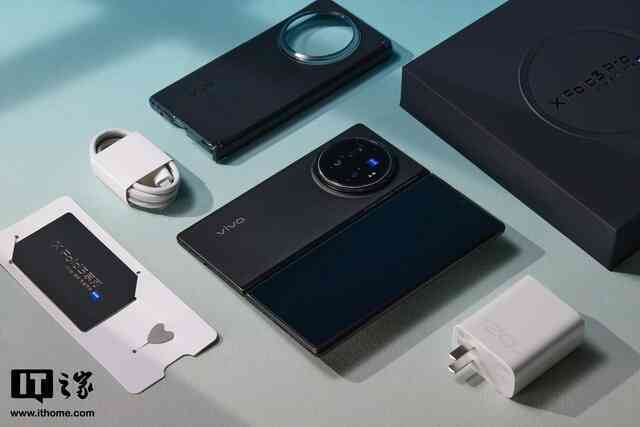 Cận cảnh smartphone màn hình gập mỏng nhẹ nhất thế giới: Nhẹ hơn cả iPhone 15 Pro Max, mỏng chỉ 4.65mm, mà pin vẫn tận 5.500mAh- Ảnh 20. Cận cảnh smartphone màn hình gập mỏng nhẹ nhất thế giới: Nhẹ hơn cả iPhone 15 Pro Max, mỏng chỉ 4.65mm, mà pin vẫn tận 5.500mAh- Ảnh 20.