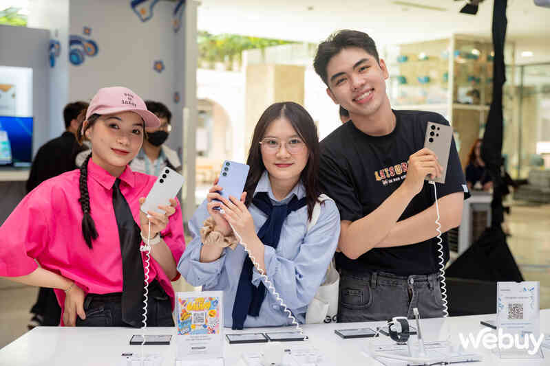 Bùng nổ Galaxy Campus Tour 2024: Sinh viên khám phá sức mạnh Galaxy AI trong học tập cũng như giải trí- Ảnh 18. Bùng nổ Galaxy Campus Tour 2024: Sinh viên khám phá sức mạnh Galaxy AI trong học tập cũng như giải trí- Ảnh 18.