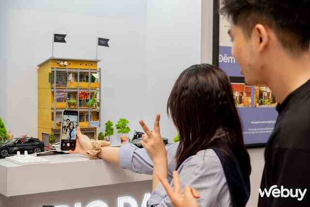 Bùng nổ Galaxy Campus Tour 2024: Sinh viên khám phá sức mạnh Galaxy AI trong học tập cũng như giải trí- Ảnh 19. Bùng nổ Galaxy Campus Tour 2024: Sinh viên khám phá sức mạnh Galaxy AI trong học tập cũng như giải trí- Ảnh 19.