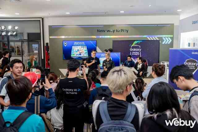 Bùng nổ Galaxy Campus Tour 2024: Sinh viên khám phá sức mạnh Galaxy AI trong học tập cũng như giải trí- Ảnh 5. Bùng nổ Galaxy Campus Tour 2024: Sinh viên khám phá sức mạnh Galaxy AI trong học tập cũng như giải trí- Ảnh 5.
