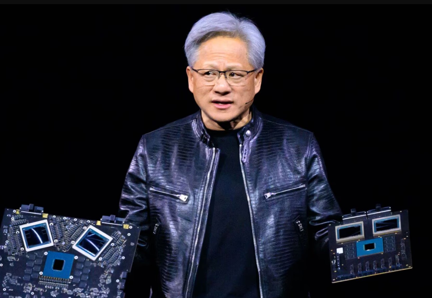 CEO Nvidia: “Ai mà không thể là kỹ sư câu lệnh chứ? Khi vợ tôi nói chuyện với tôi, cô ấy cũng đang tạo câu lệnh”