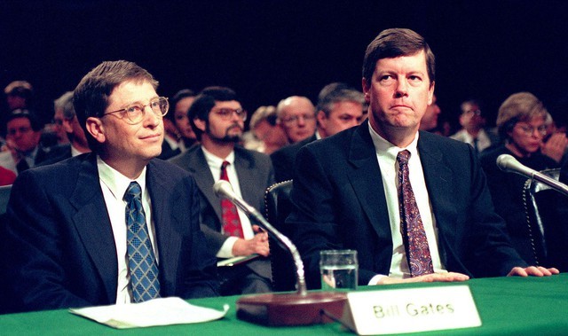 25 năm trước, Bill Gates cay đắng nhìn Microsoft bị ‘xẻ thịt’ để Apple trỗi dậy, giờ đây lịch sử lặp lại khi hệ sinh thái iPhone có nguy cơ phá sản vì 1 vụ kiện