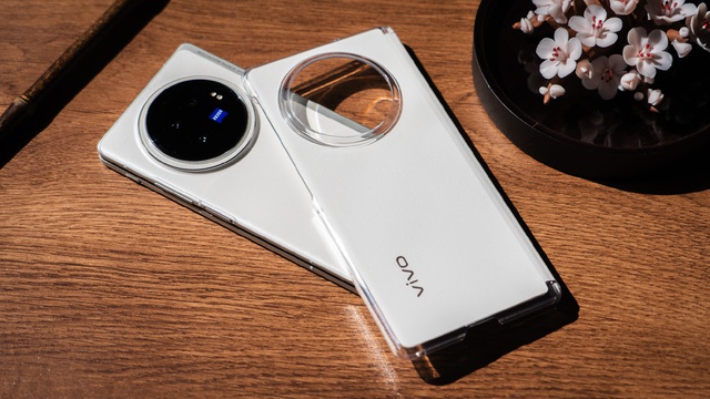 Ra mắt smartphone gập mỏng nhẹ nhất thế giới: Nhẹ hơn cả iPhone 15 Pro Max nhưng vẫn có pin lớn, giá 24 triệu đồng- Ảnh 8. Ra mắt smartphone gập mỏng nhẹ nhất thế giới: Nhẹ hơn cả iPhone 15 Pro Max nhưng vẫn có pin lớn, giá 24 triệu đồng- Ảnh 8.