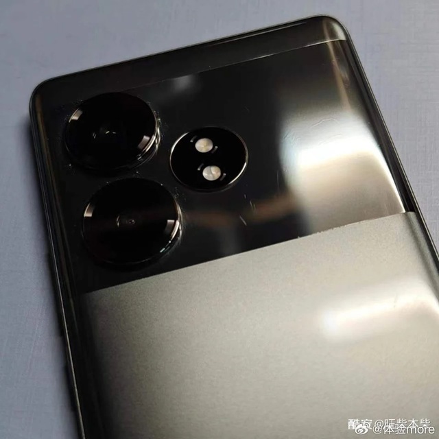 Smartphone này giá dự kiến chỉ khoảng 7 triệu nhưng có màn hình tận 6.000 nits, chip Snapdragon 7+ Gen 3, sạc nhanh 100W- Ảnh 3. Smartphone này giá dự kiến chỉ khoảng 7 triệu nhưng có màn hình tận 6.000 nits, chip Snapdragon 7+ Gen 3, sạc nhanh 100W- Ảnh 3.
