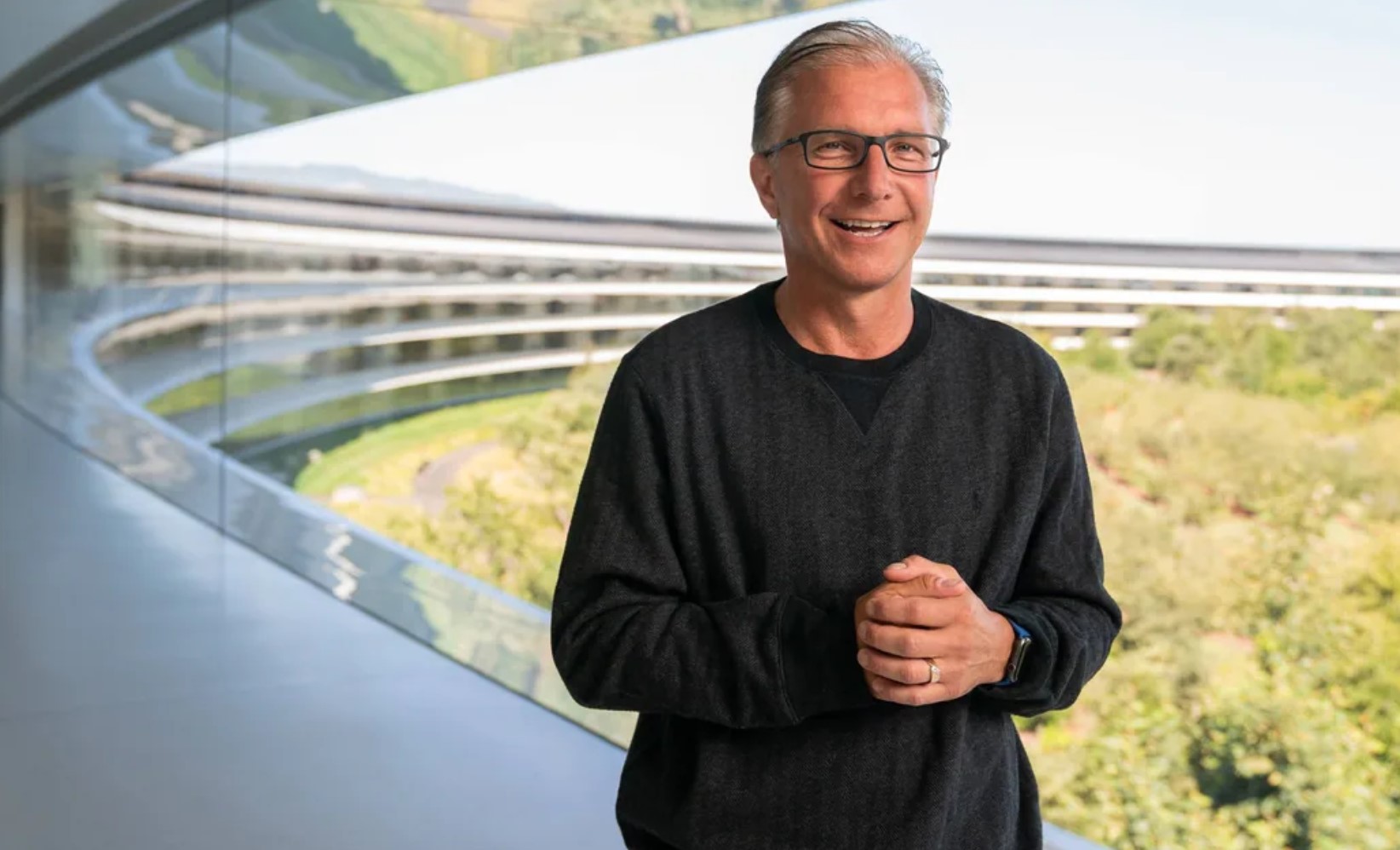 Phó chủ tịch cấp cao Marketing toàn cầu của Apple "bóng gió" về sự xuất hiện của AI tại WWDC24