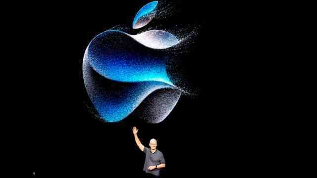 Sự hỗn loạn bên trong đế chế Apple: Đối mặt mối đe dọa chưa từng thấy trong kỷ nguyên iPhone, khiến Tim Cook lần đầu tiên 'phạm luật'