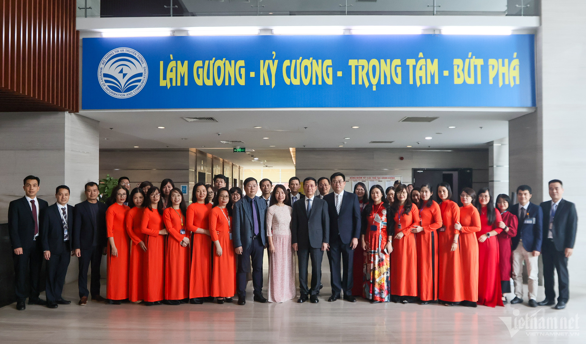 W-nxb-tttt-0141-1.jpg
