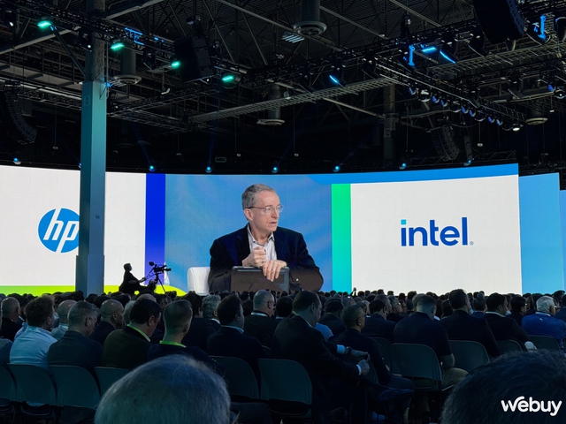 CEO Intel muốn một chiếc kính thực tế ảo giống Apple Vision Pro