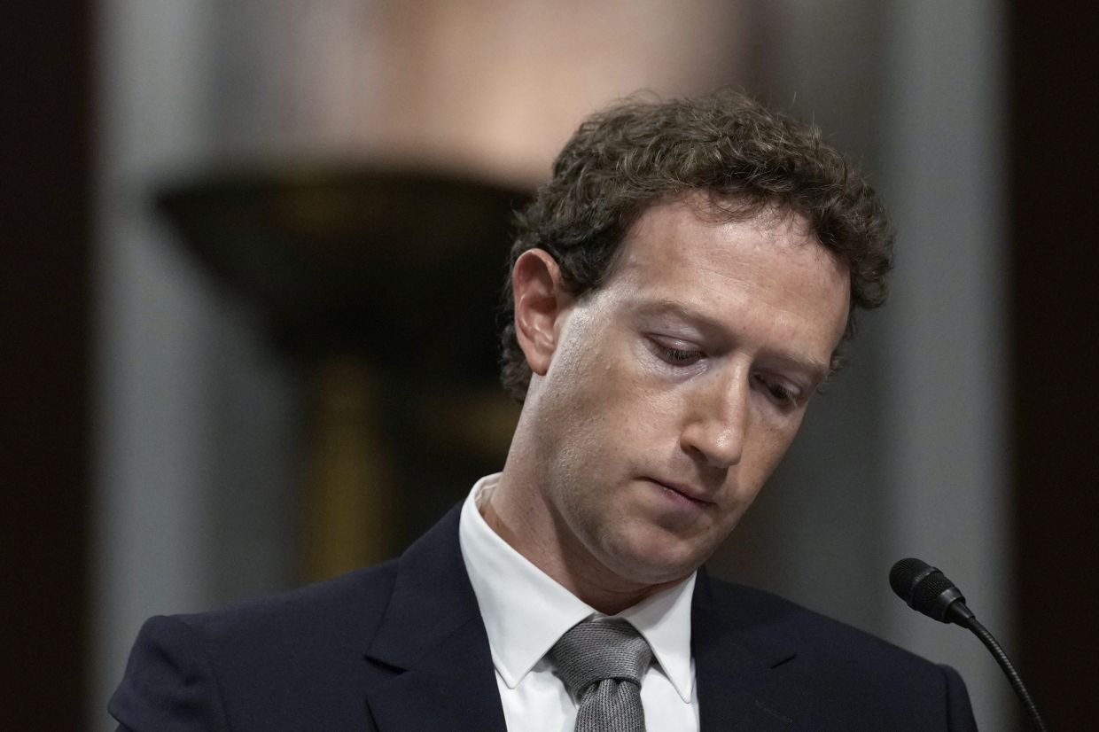 "Âm mưu bí ẩn" đằng sau vụ Facebook bị sập toàn cầu: Vì sao nguyên nhân thật sự bị giấu kín?