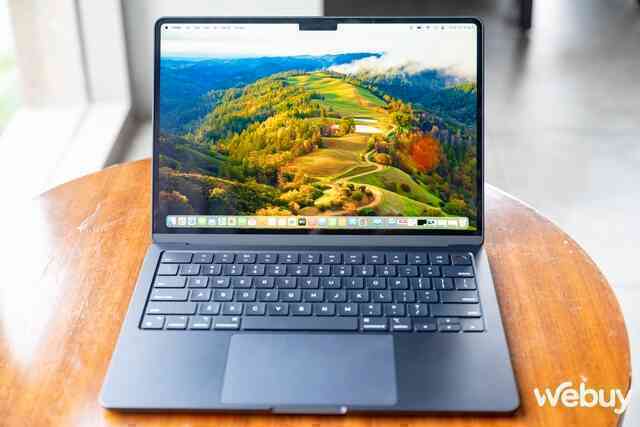 Ảnh thực tế MacBook Air mới ra mắt: Thiết kế không đổi, chip Apple M3 mạnh hơn, giá chính hãng từ 27,99 triệu đồng- Ảnh 12. Ảnh thực tế MacBook Air mới ra mắt: Thiết kế không đổi, chip Apple M3 mạnh hơn, giá chính hãng từ 27,99 triệu đồng- Ảnh 12.